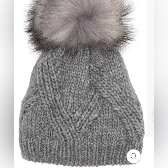 NWT Woman’s HORIZON FAUX FUR BEANIE Gray Knit Beanie Pom-Pom Wool Blend OS - Picture 1 of 6